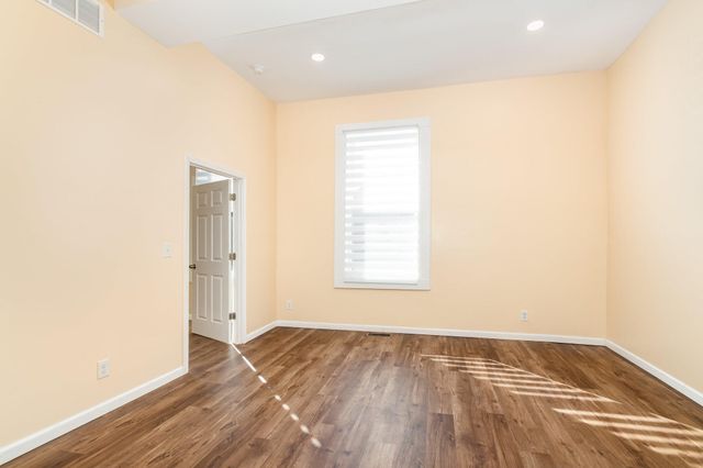 117 W 10th Street, Newport, KY 41071