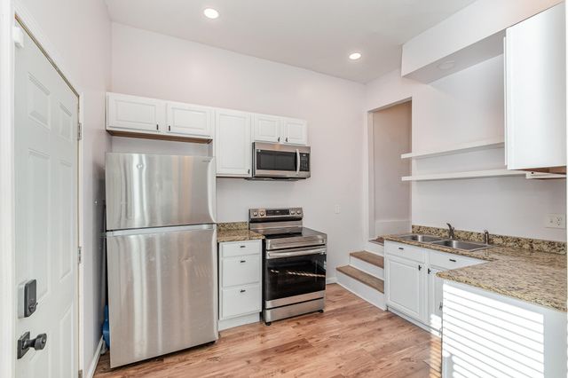 117 W 10th Street, Newport, KY 41071