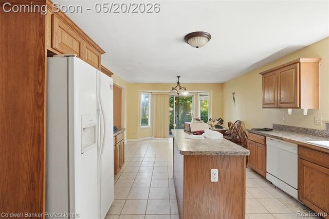 21527 N Tangel Drive, Macomb, MI 48044