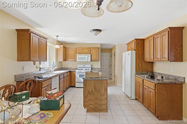21527 N Tangel Drive, Macomb, MI 48044