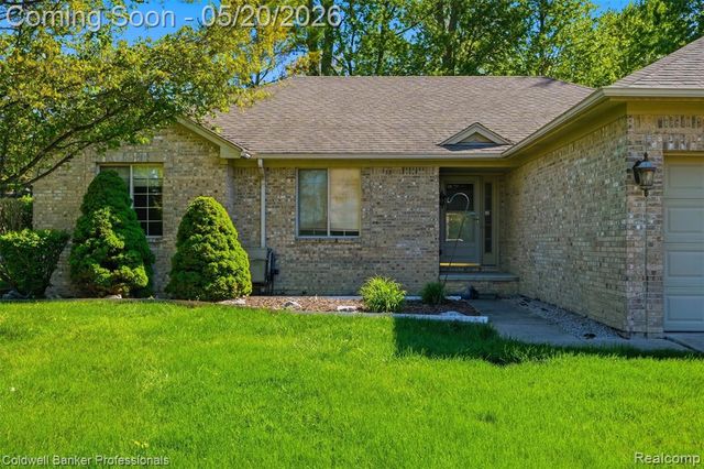 21527 N Tangel Drive, Macomb, MI 48044