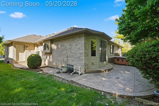 21527 N Tangel Drive, Macomb, MI 48044