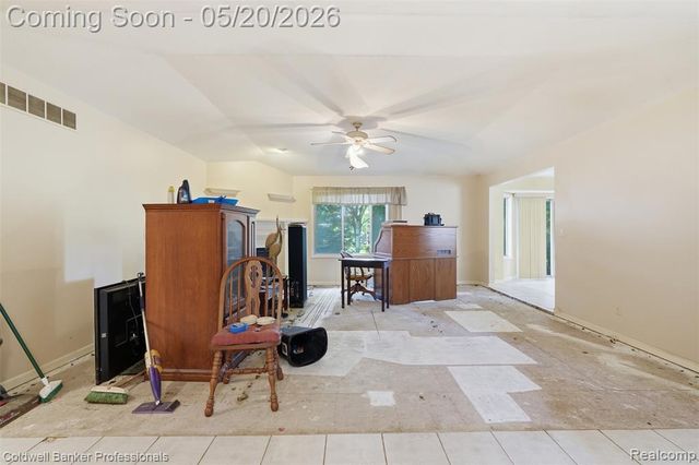 21527 N Tangel Drive, Macomb, MI 48044