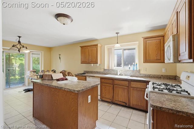 21527 N Tangel Drive, Macomb, MI 48044