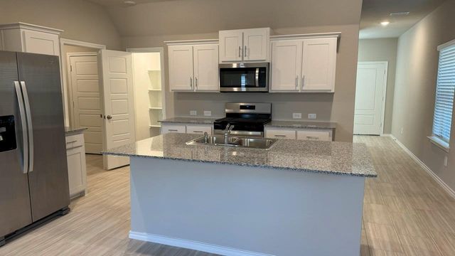 541 SHADED Grove, Denton, TX 76259