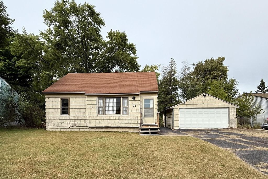 21 Inner Drive, Circle Pines, MN 55014