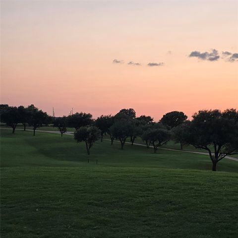 350 O Connor Ridge Boulevard 13, Irving, TX 75038