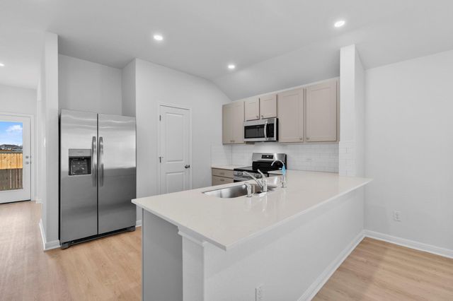 129 Hatari TRL, Jarrell, TX 76537