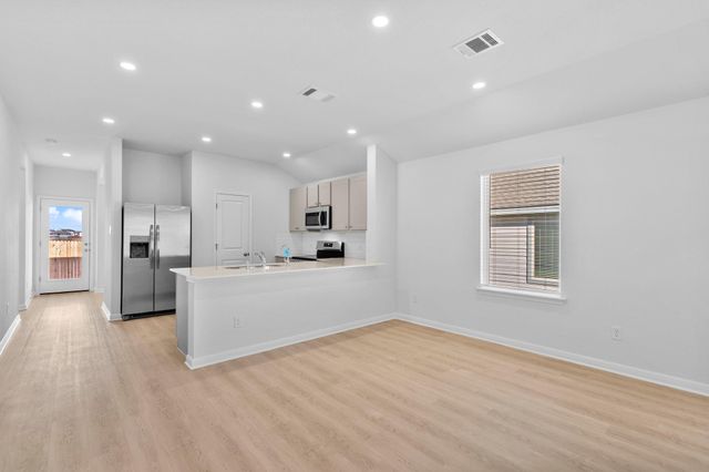 129 Hatari TRL, Jarrell, TX 76537