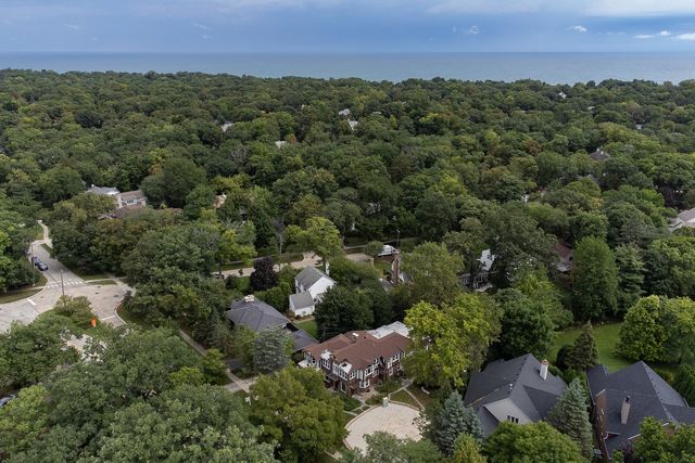 1155 Saint Johns Avenue H, Highland Park, IL 60035