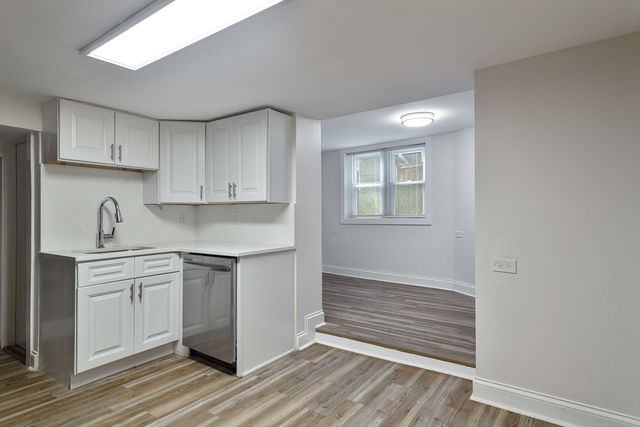 1155 Saint Johns Avenue H, Highland Park, IL 60035