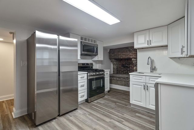 1155 Saint Johns Avenue H, Highland Park, IL 60035