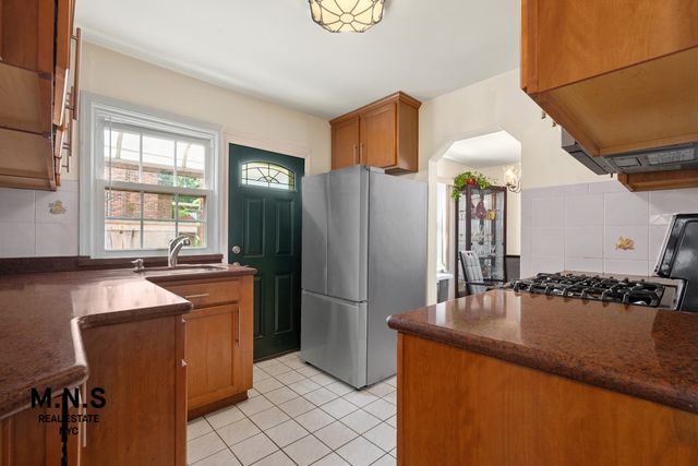 106-25 215th Street, New York City, NY 11429