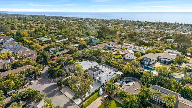 419 Parkwood Ln, Encinitas, CA 92024