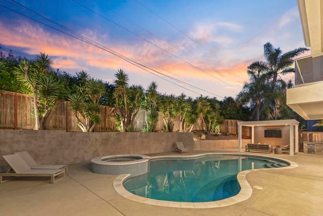 419 Parkwood Ln, Encinitas, CA 92024