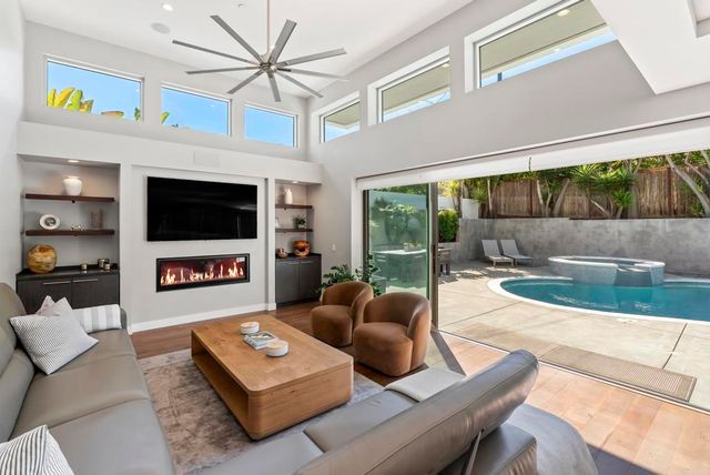 419 Parkwood Ln, Encinitas, CA 92024