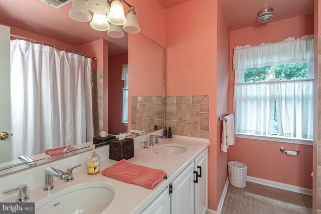 4 INDIAN RUN, Lawrence Township, NJ 08648