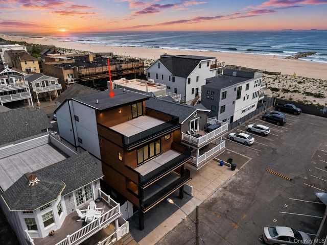 18 New Hampshire Street, Long Beach, NY 11561