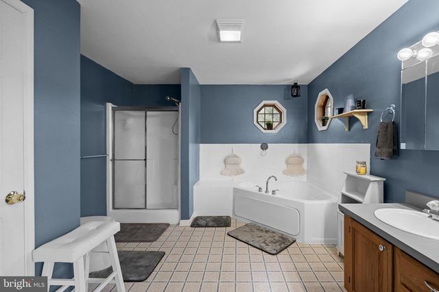 202 UNION ST, Bordentown, NJ 08505