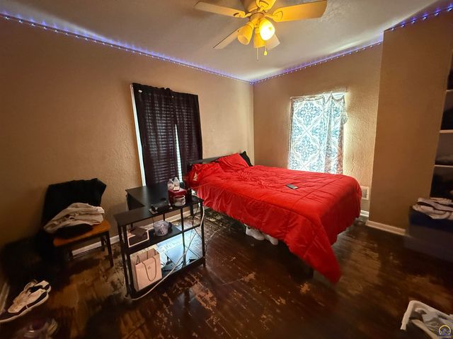 1519 SW Washburn AVE, Topeka, KS 66604
