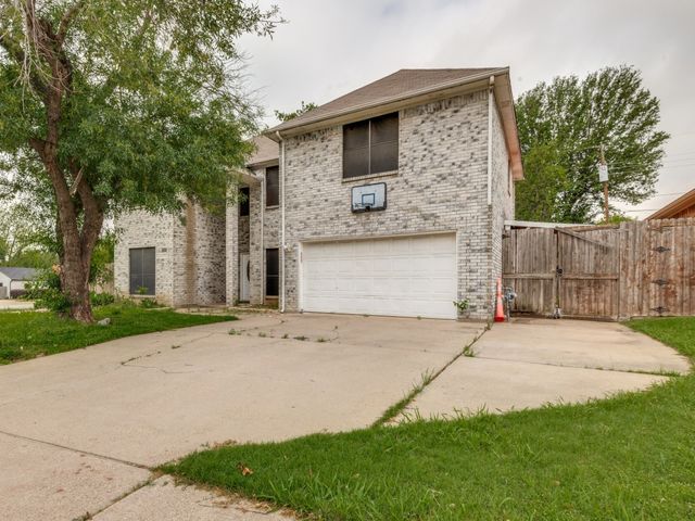 1145 Briar Oaks Drive, Irving, TX 75060