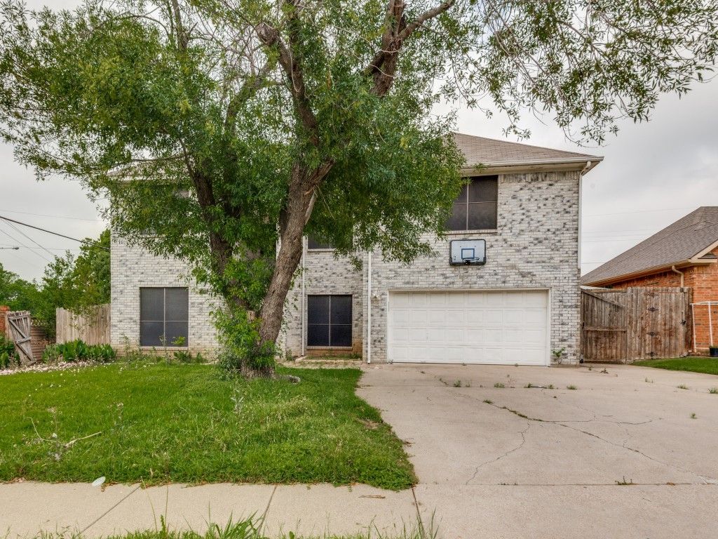 1145 Briar Oaks Drive, Irving, TX 75060