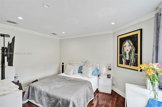 1365 SW 18th St, Miami, FL 33145