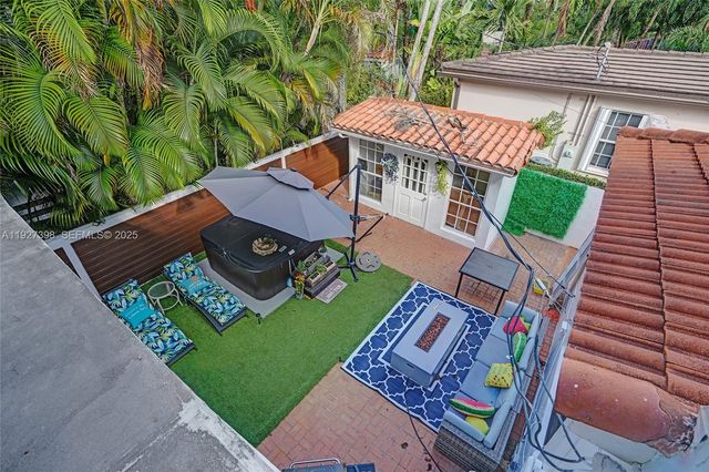 1365 SW 18th St, Miami, FL 33145