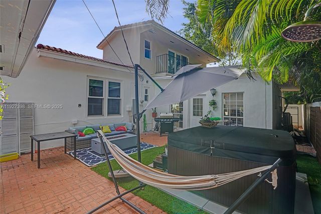 1365 SW 18th St, Miami, FL 33145