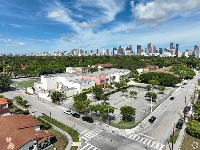 1365 SW 18th St, Miami, FL 33145