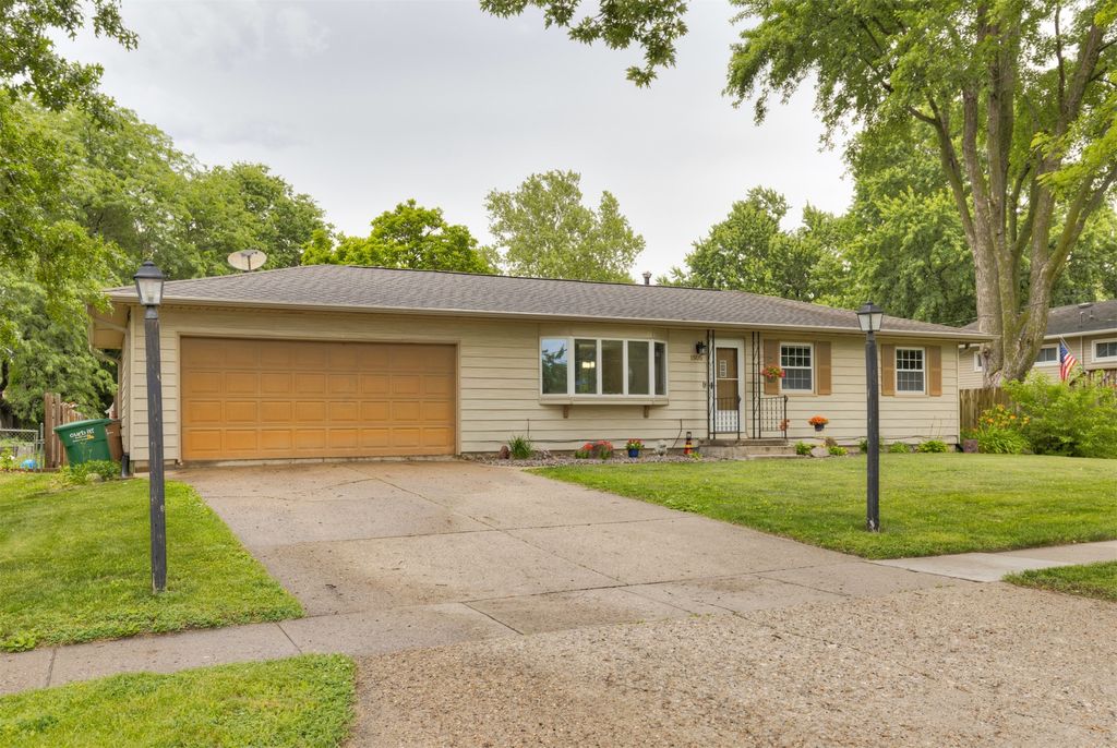 1505 4th Street SW, Altoona, IA 50009