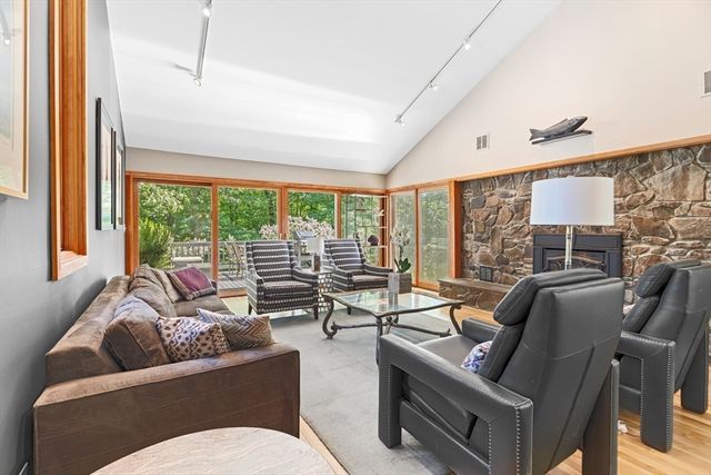 241 Perryville Rd, Rehoboth, MA 02769