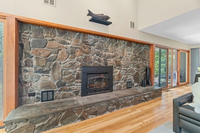 241 Perryville Rd, Rehoboth, MA 02769