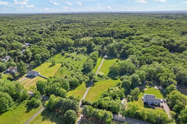 241 Perryville Rd, Rehoboth, MA 02769