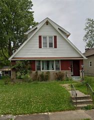 35 Washington Avenue, Niles, OH 44446