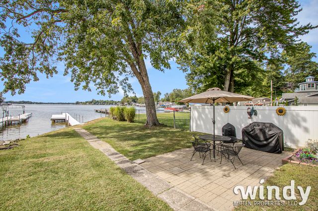 5412 Forest Avenue, Watervliet, MI 49098