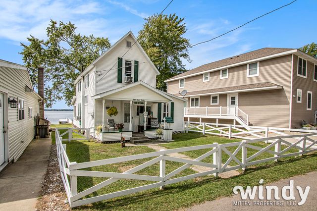 5412 Forest Avenue, Watervliet, MI 49098