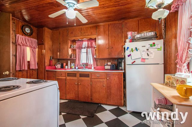 5412 Forest Avenue, Watervliet, MI 49098
