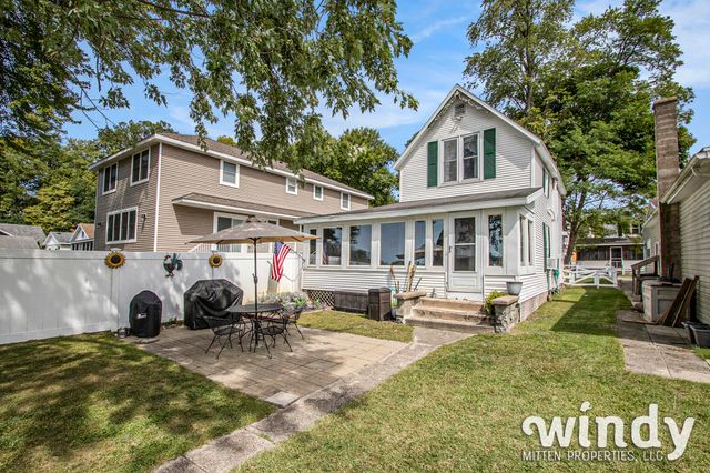 5412 Forest Avenue, Watervliet, MI 49098