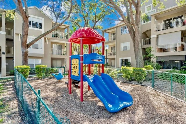 1780 Palm Cove Boulevard 6-308, Delray Beach, FL 33445