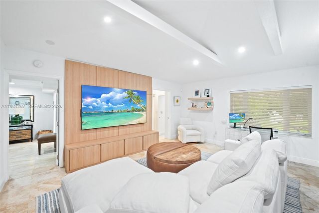 200 W Mashta Dr, Key Biscayne, FL 33149