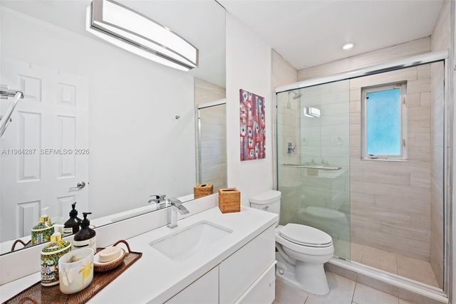 200 W Mashta Dr, Key Biscayne, FL 33149