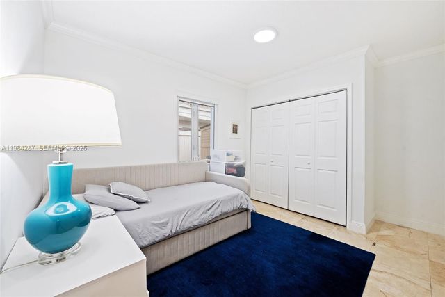 200 W Mashta Dr, Key Biscayne, FL 33149