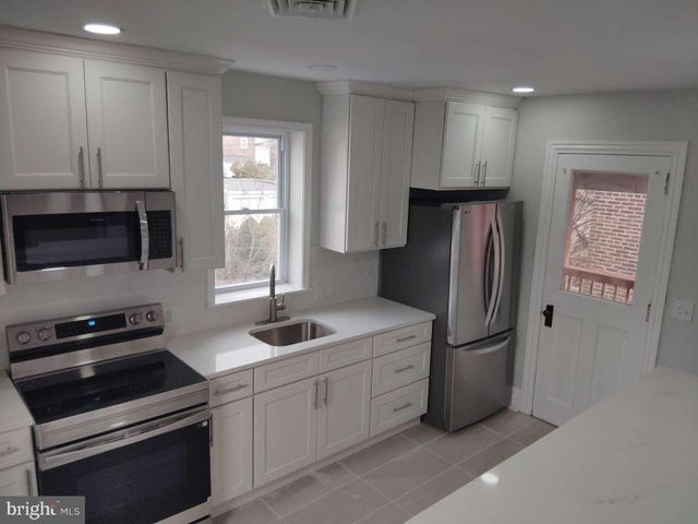 37 WALNUT ST, Pottstown, PA 19464