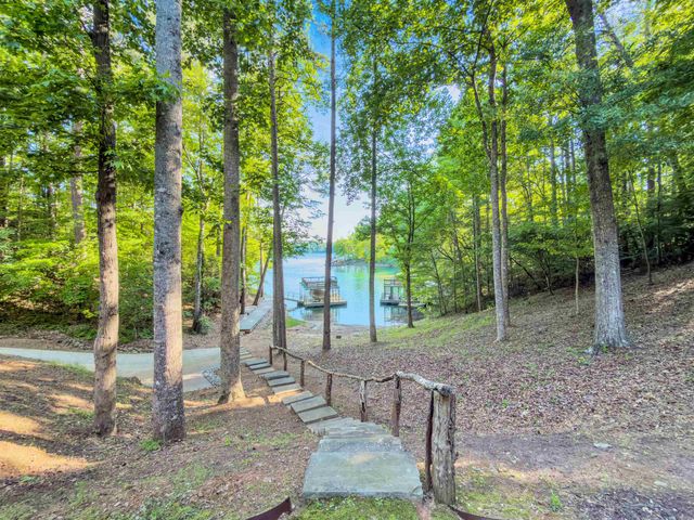 304 Trottingwolf Trail, Sunset, SC 29685