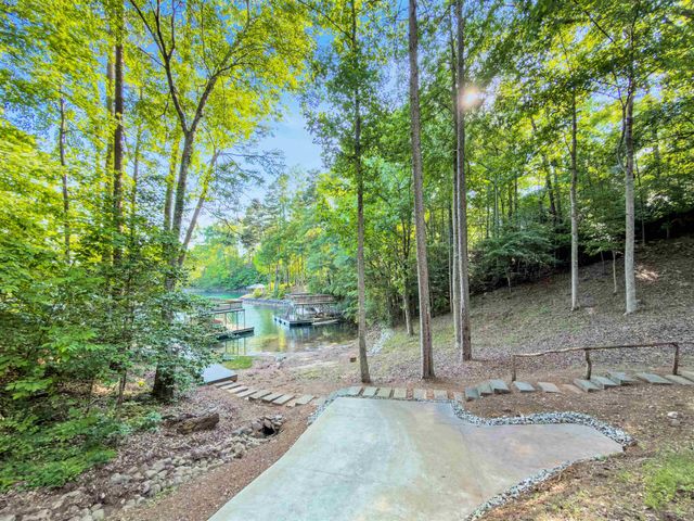 304 Trottingwolf Trail, Sunset, SC 29685