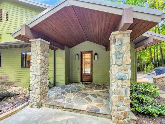 304 Trottingwolf Trail, Sunset, SC 29685