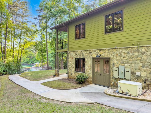 304 Trottingwolf Trail, Sunset, SC 29685