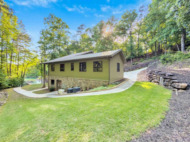 304 Trottingwolf Trail, Sunset, SC 29685