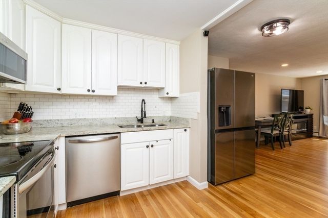 1075 Chestnut St 6, Newton, MA 02464